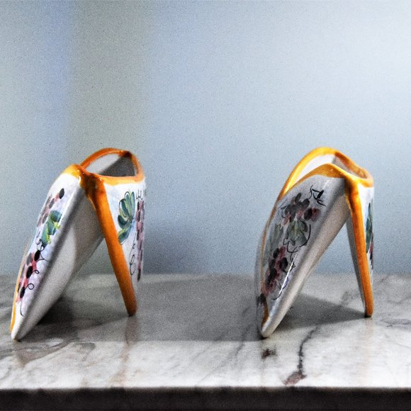 Unique! Pair of Pretty desktop or countertop porcelain mail, paper, card holder - Picture 2 of 8